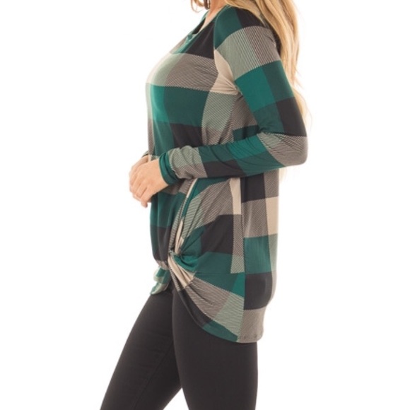 🚨SALE🚨Soft Green Plaid Long Sleeve Top - Picture 4 of 6